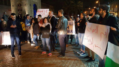 بالفيديو: محاولة المتظاهرون في دوار الساعة لاغلاق الشارع والشرطة تمنعهم